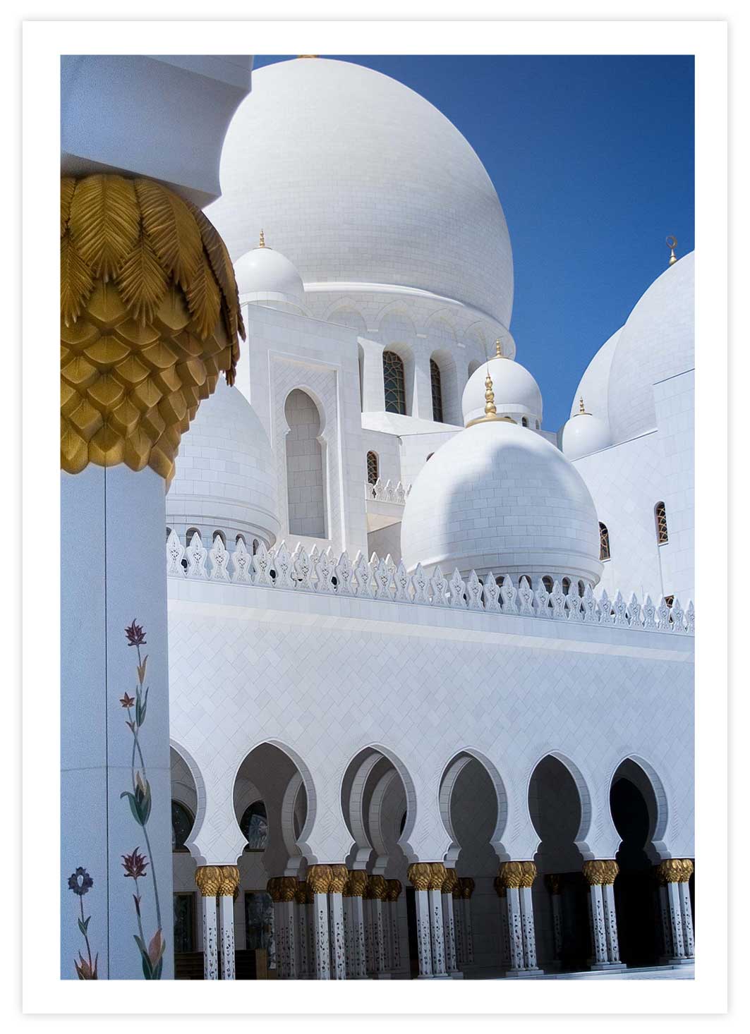 Goldene Akzente in Moschee Poster mit Passepartout