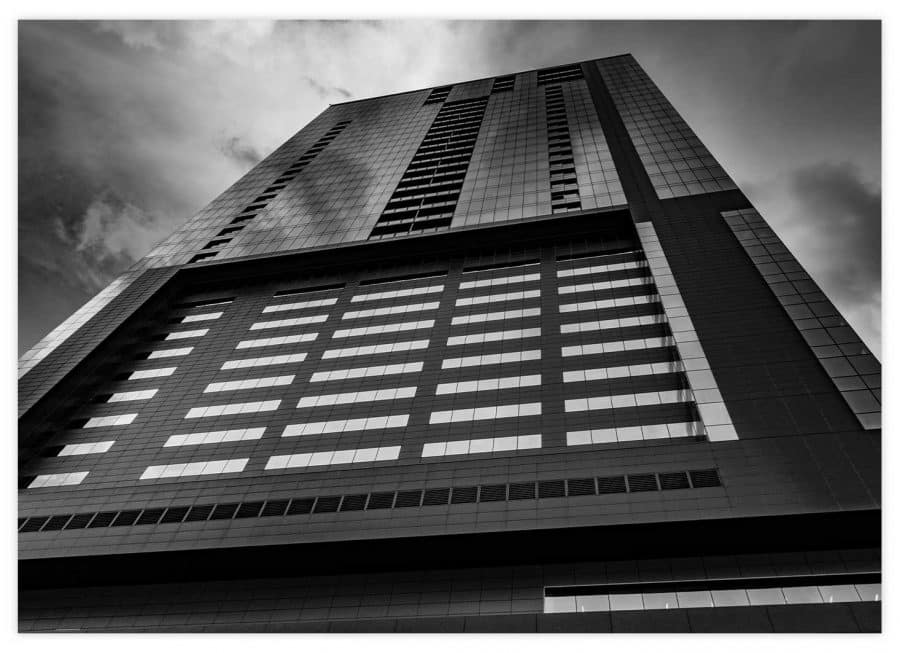 Black&White modernes Hochhaus Poster Querformat