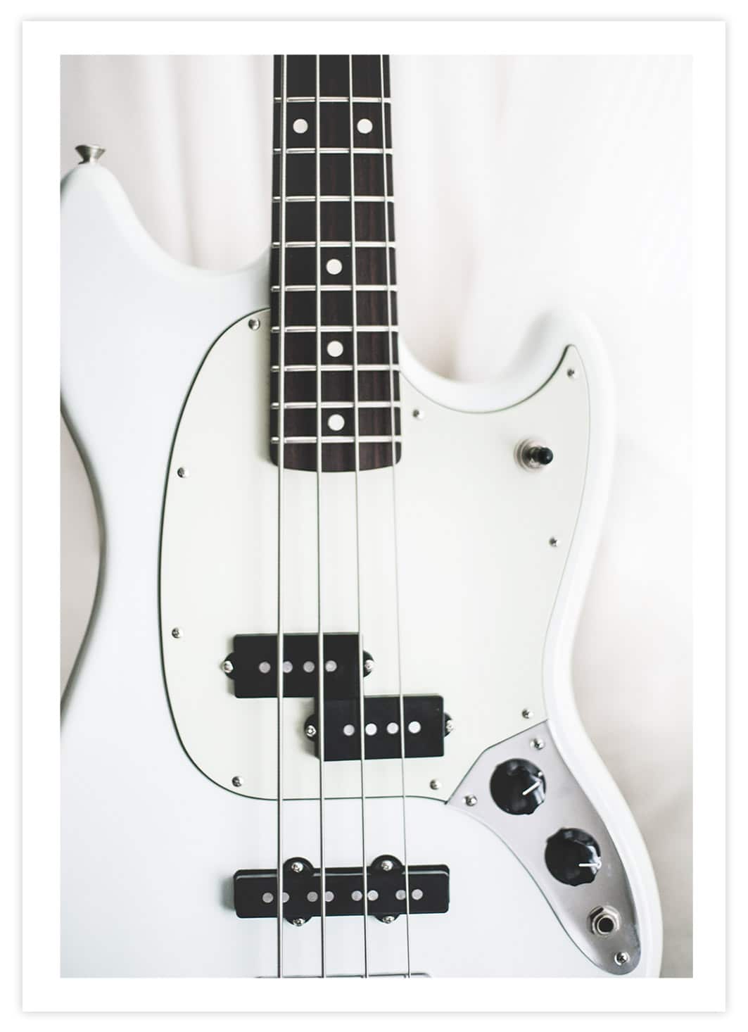 Weiße E-Gitarre Poster mit Passepartout