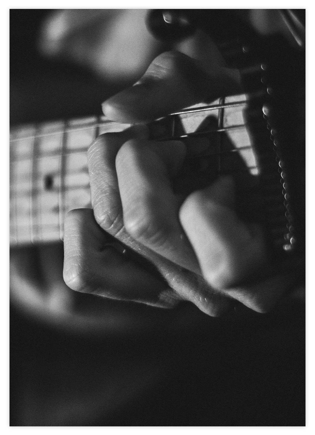 Hand die Gitarre spielt Poster