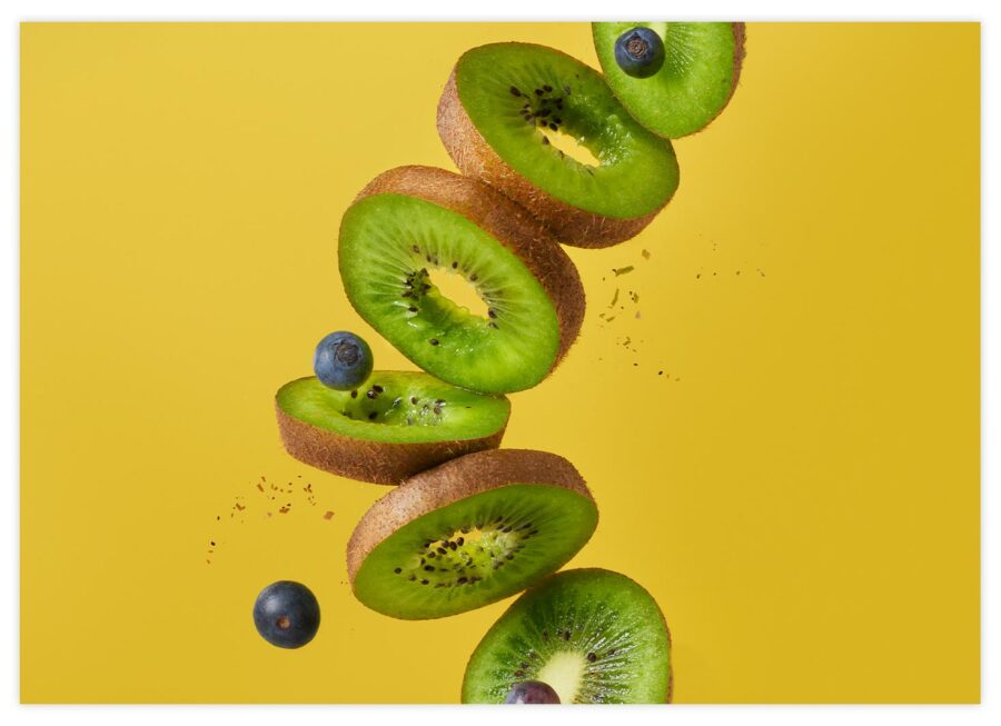 Kiwi mit gelbem Hintergrund Poster Querformat