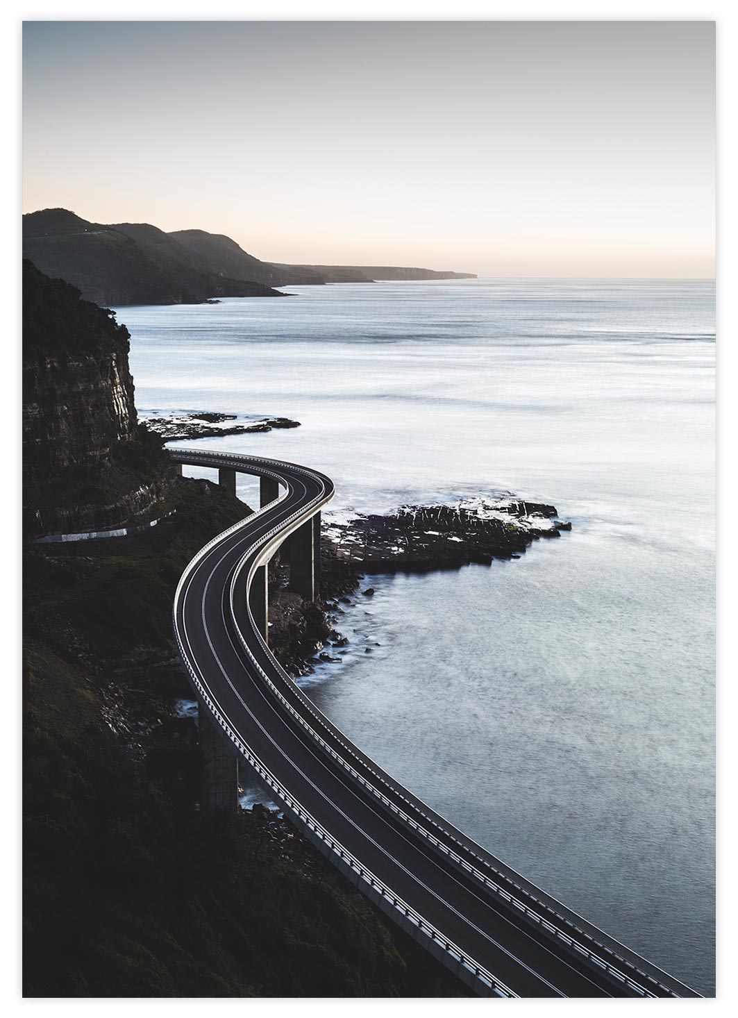 Brückenstraße am Meer Poster