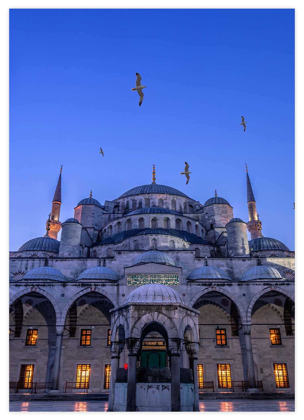 Sultan-Ahmed-Moschee bei Dämmerung Poster