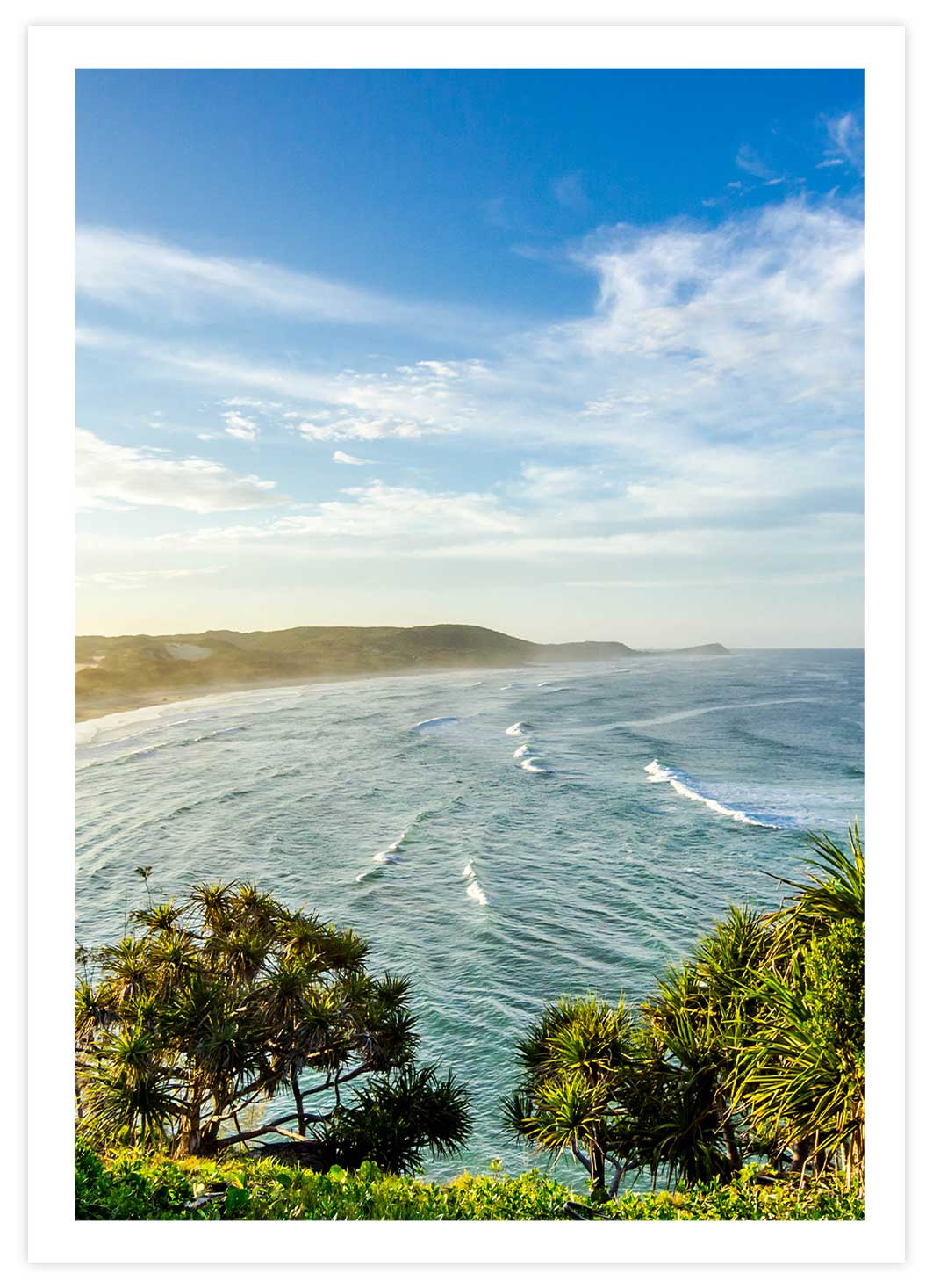 Strandlandschaft mit Wellengang Poster mit Passepartout